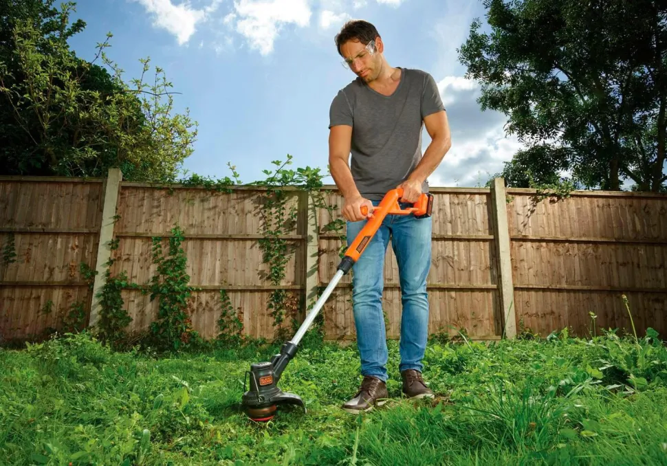 Black & Decker Græstrimmer 18V 25cm 2AH Batteri medfølger