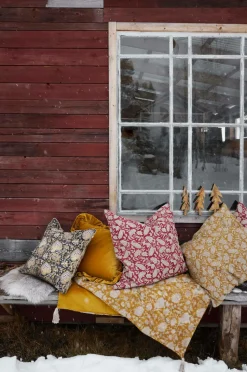 Chamois Sofa Coser Indian Rose