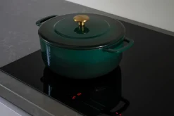 Combekk Støbejernsgryde 28 cm Holly Green med guldknop