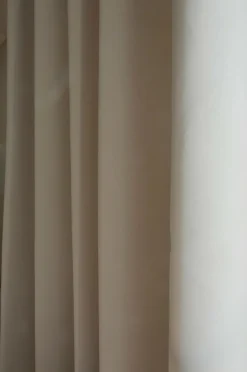 Mimou Mørklæggende hotelgardin - dobbelt bredde