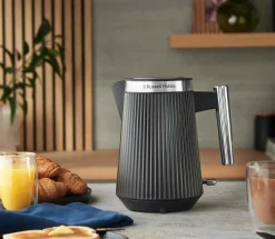 Russell Hobbs Kedel 2400W 1,7L 26750-70