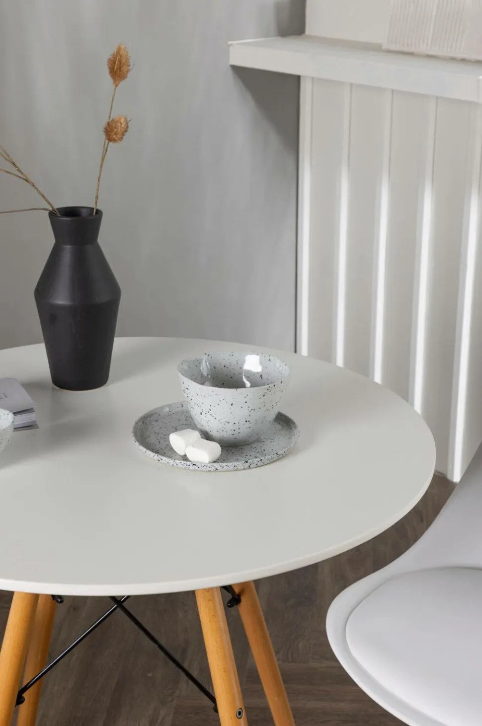 Venture Home Spisegruppe Danburi med 2 stk. stole Zeno