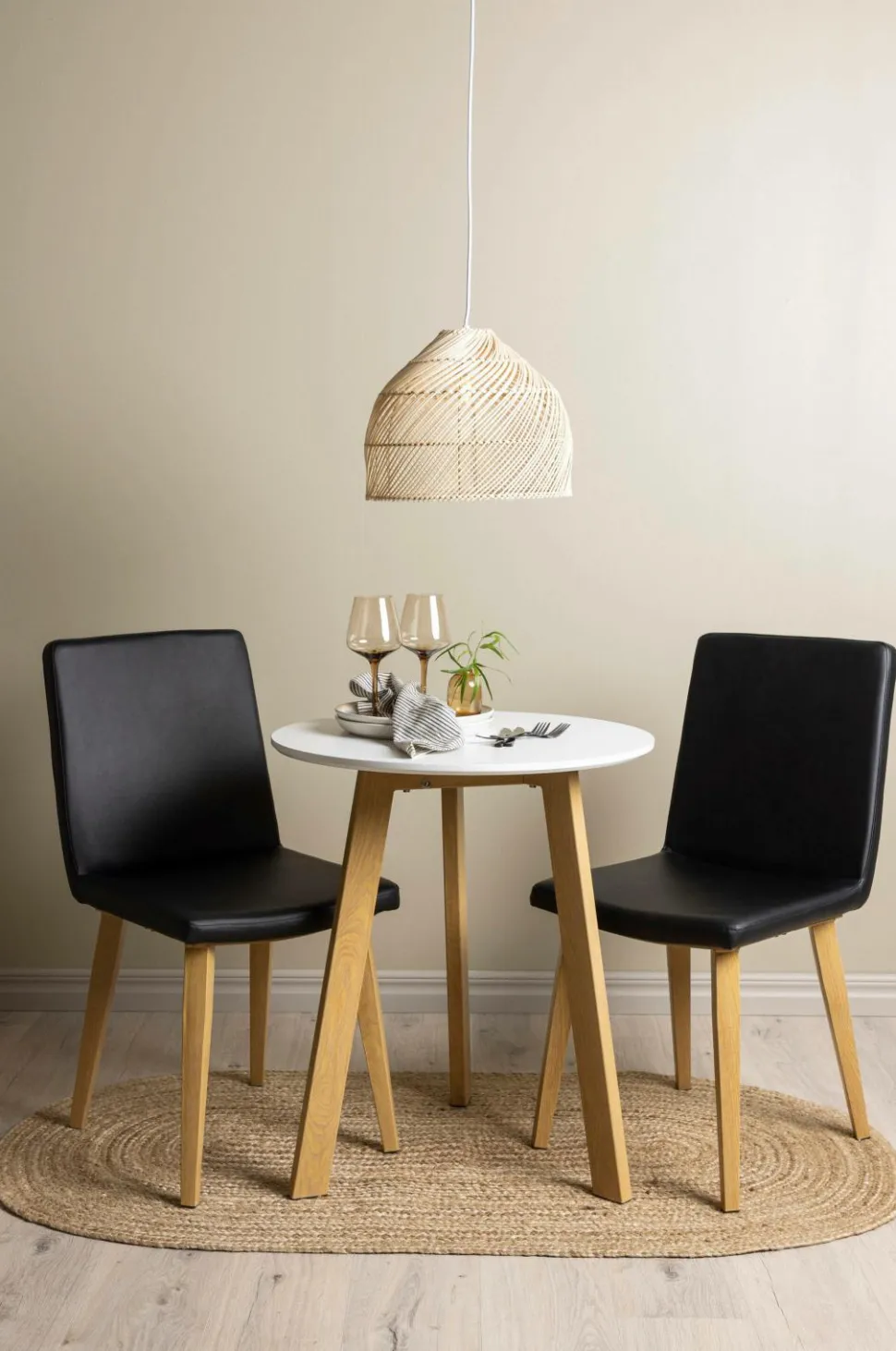 Venture Home Spisegruppe Leonora med 2 stk. stole Today